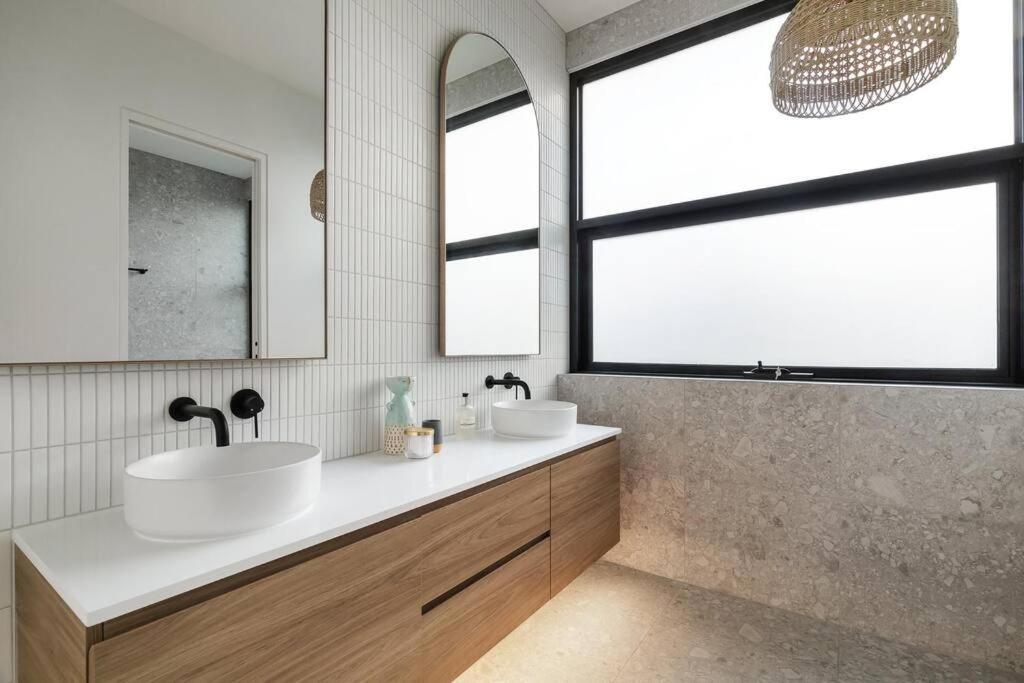 Kirks On Park - Brand New Luxury Home, Great Location ソレント エクステリア 写真